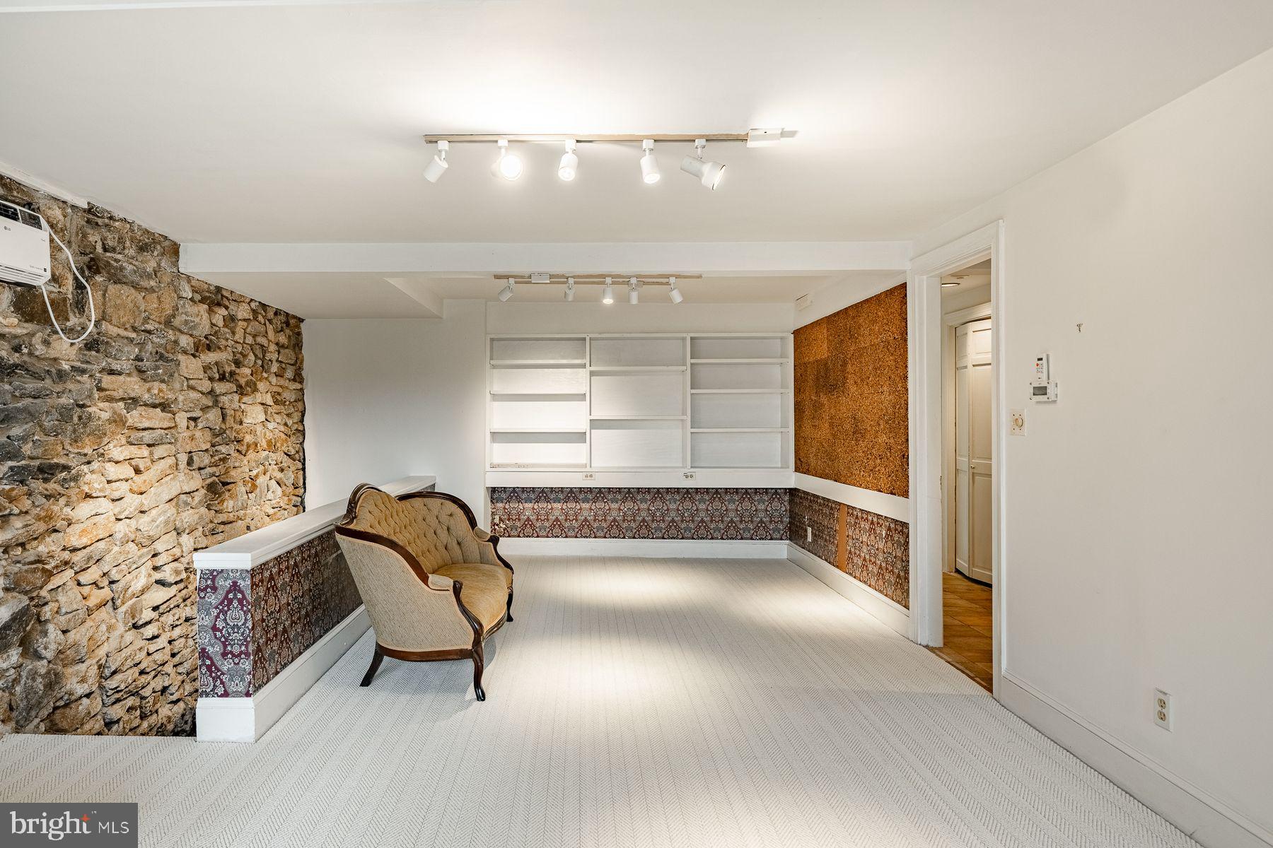 34 1/2 MARY JANE LANE