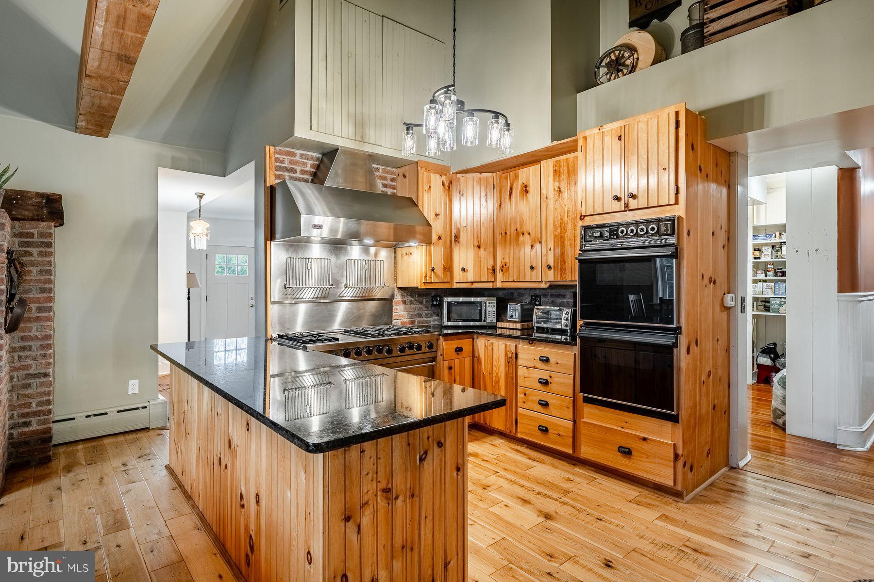 34 1/2 MARY JANE LANE