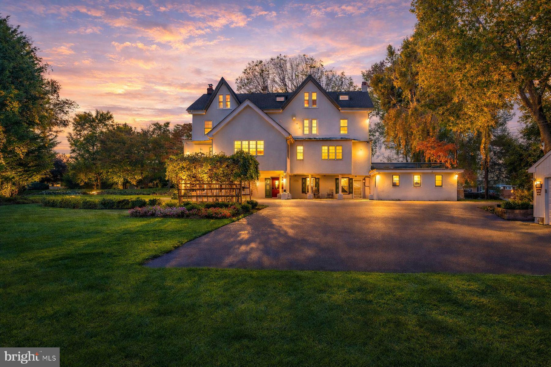 34 1/2 MARY JANE LANE