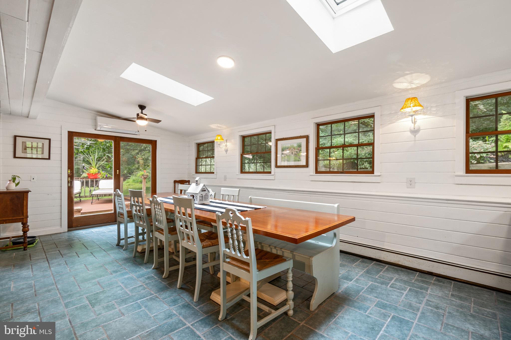 6407 Winding ROAD