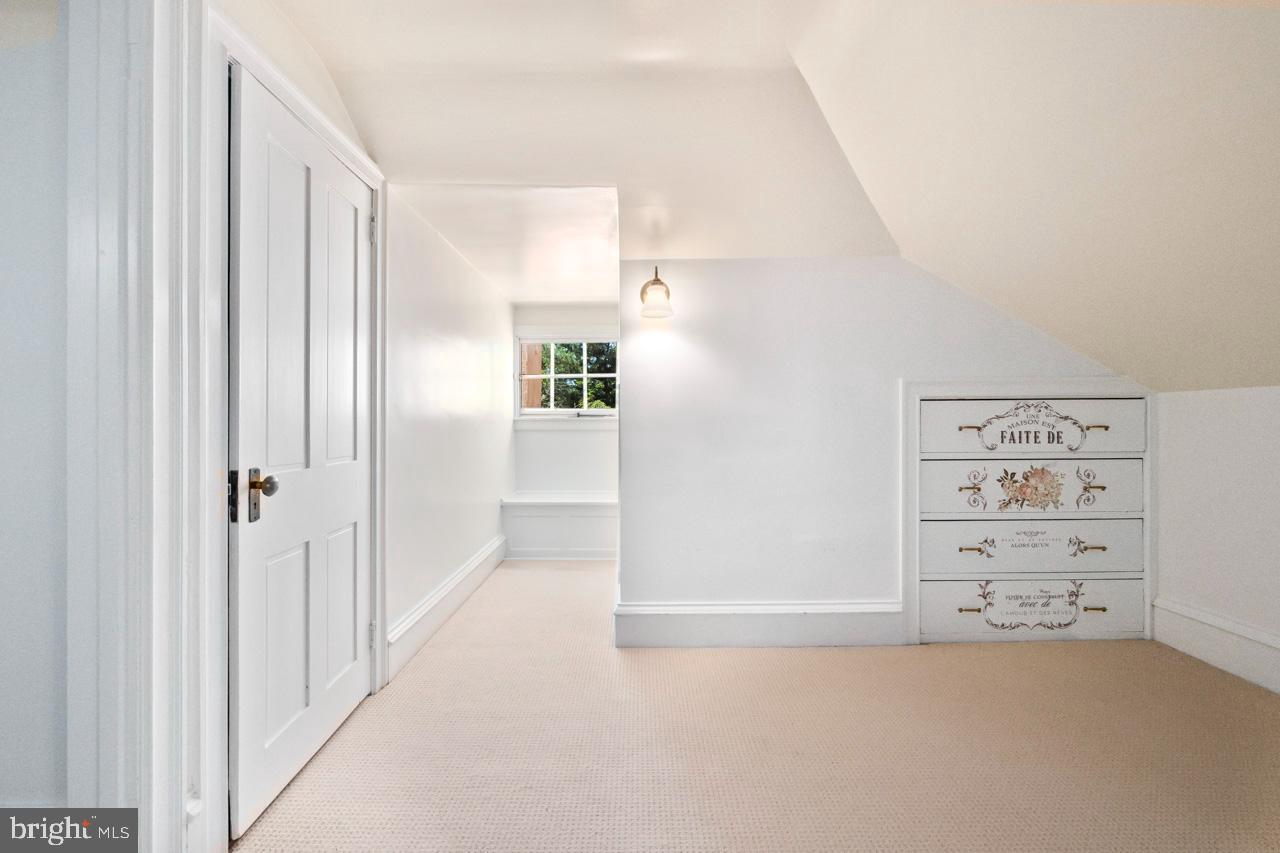 1539 Hampton