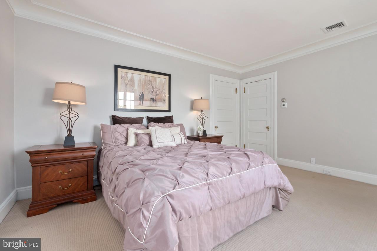 1539 Hampton