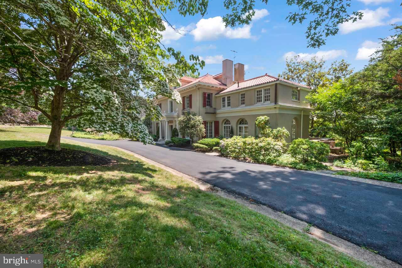 1539 Hampton