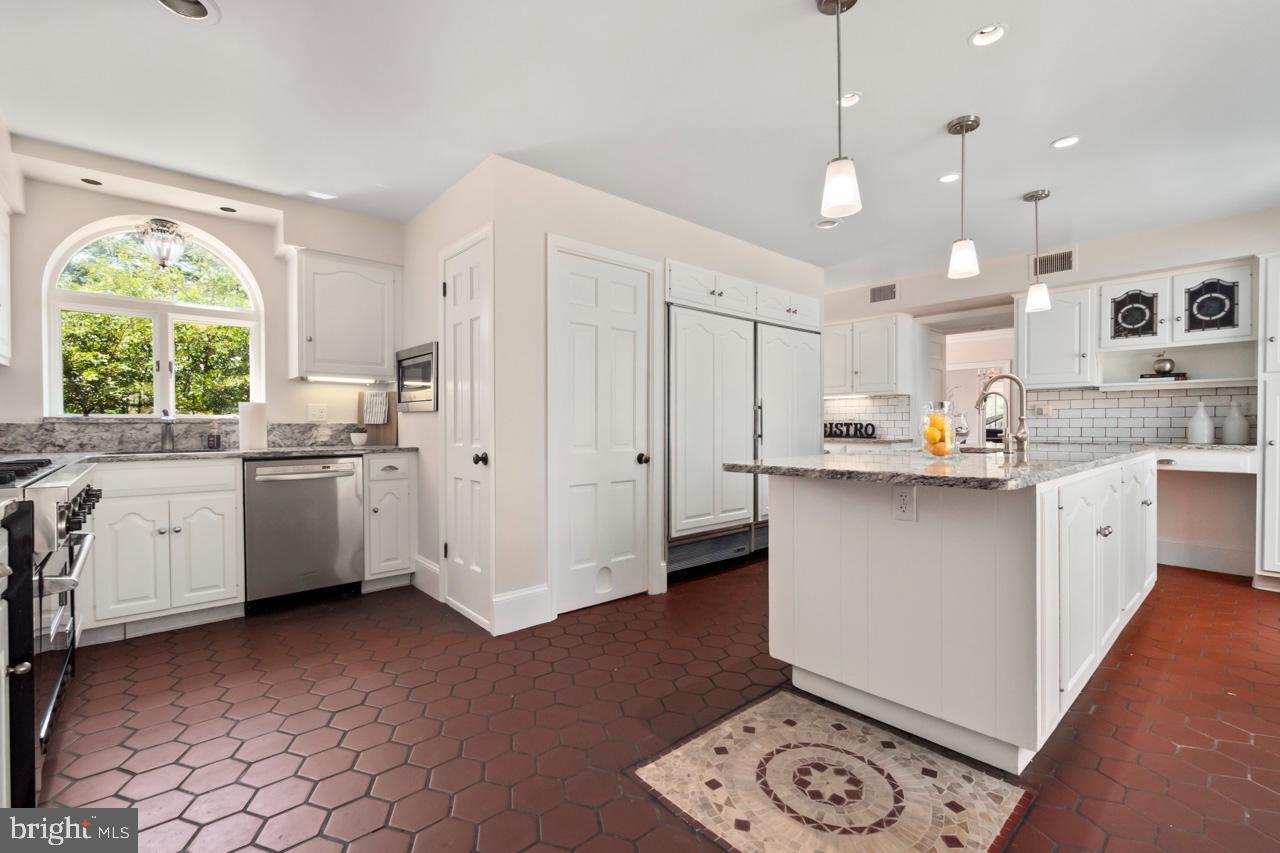 1539 Hampton