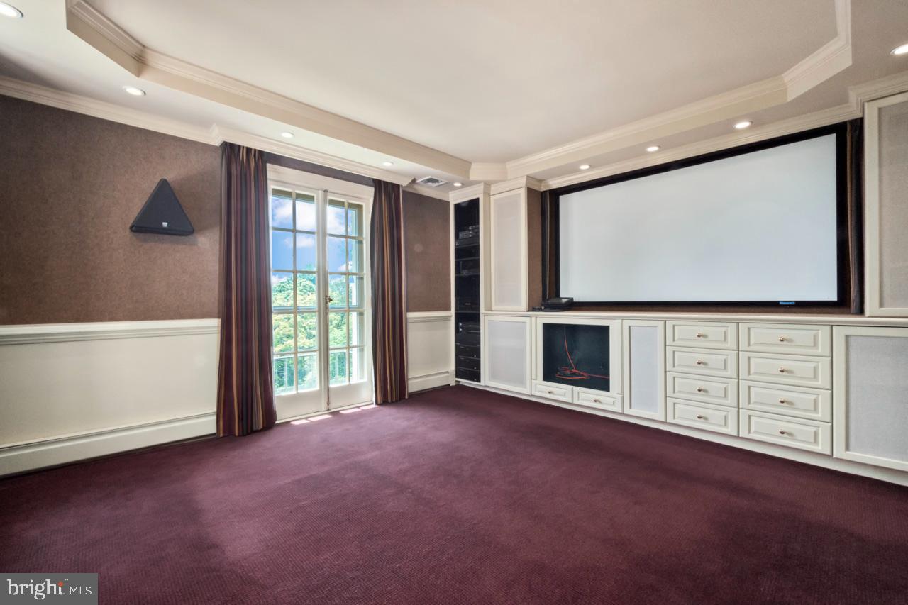 1539 Hampton