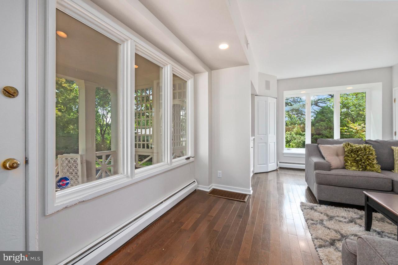 1539 Hampton