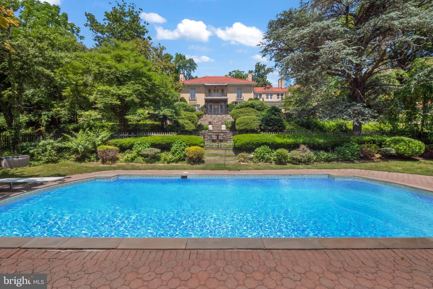 1539 Hampton