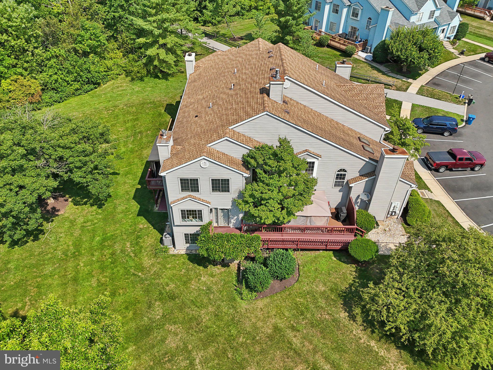 372 Pondview Dr