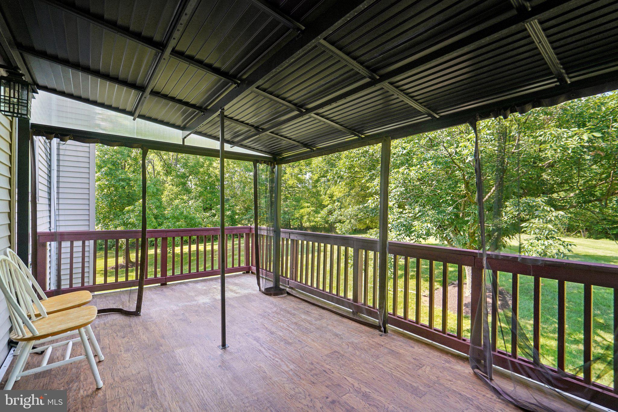 372 Pondview Dr