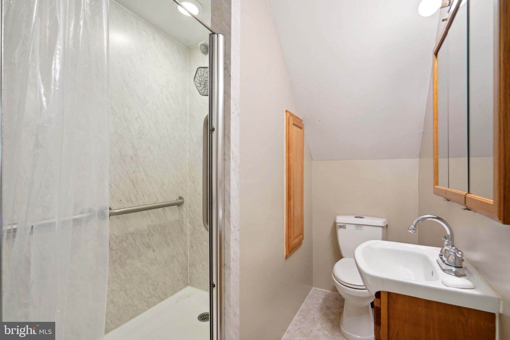 372 Pondview Dr