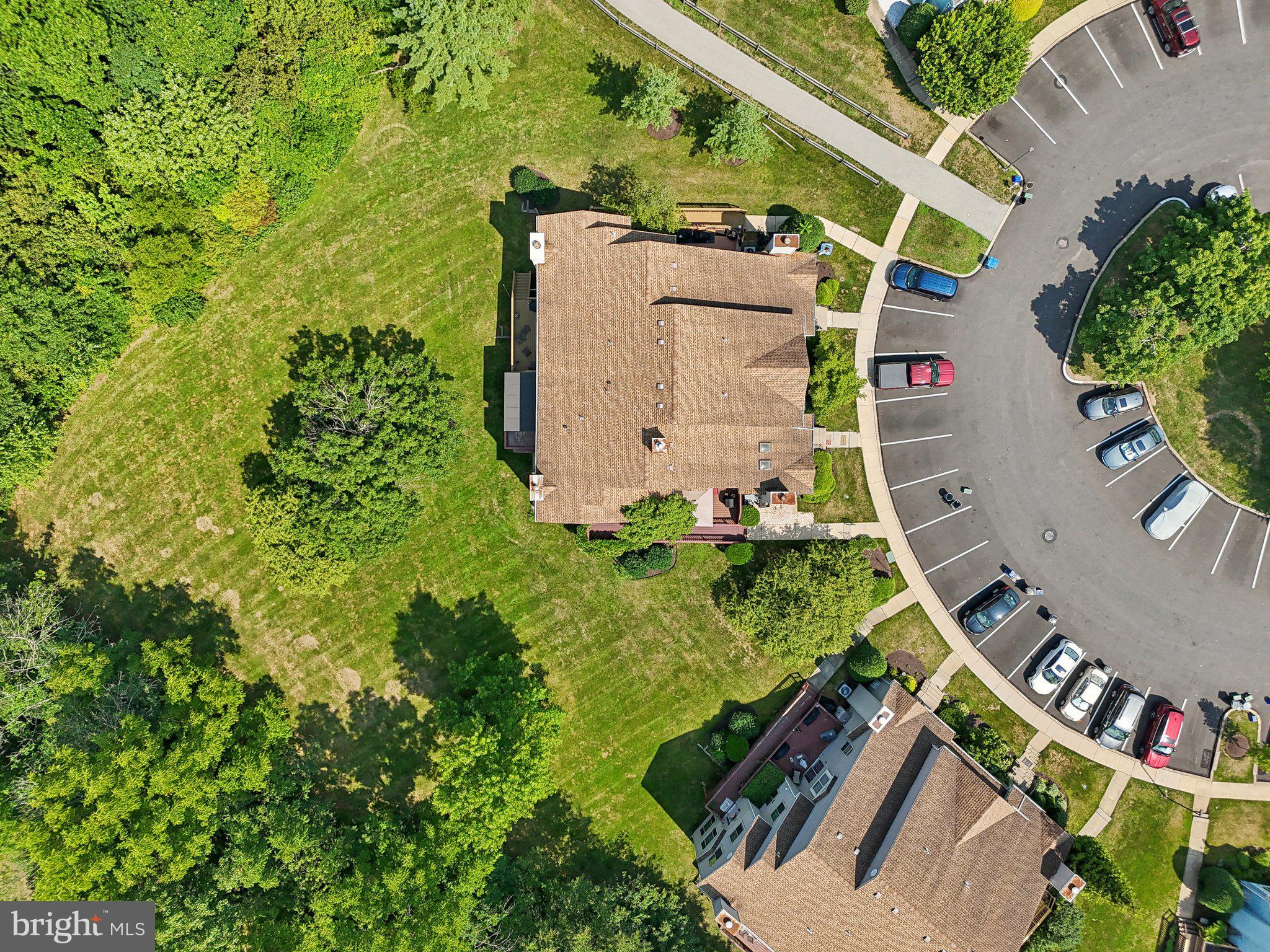 372 Pondview Dr