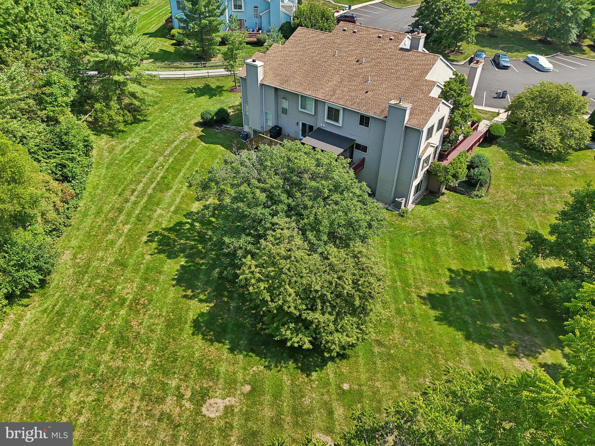 372 Pondview Dr