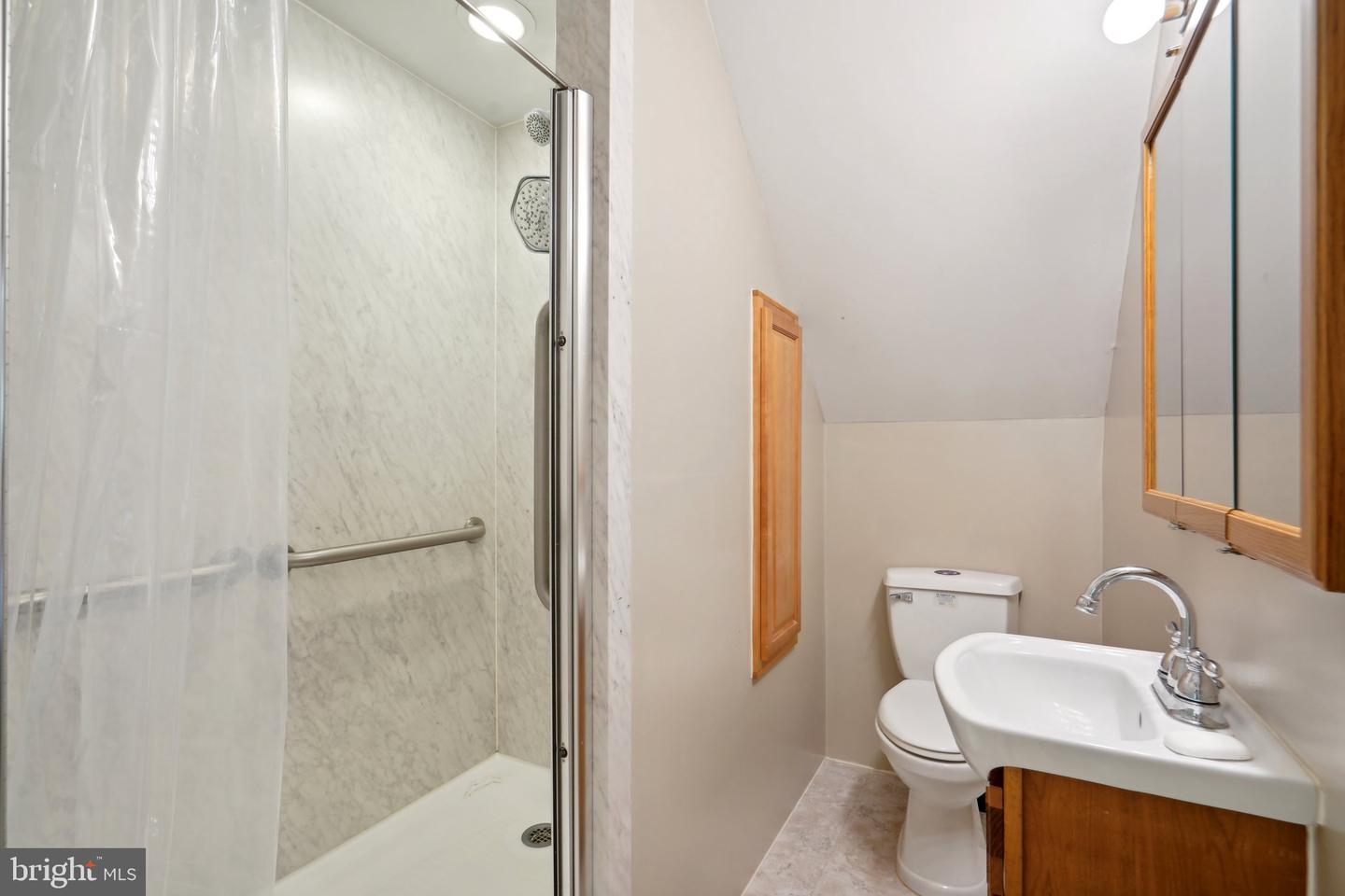 372 Pondview Dr