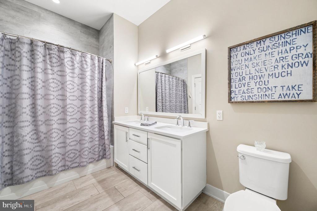 575 S Goddard Blvd #310