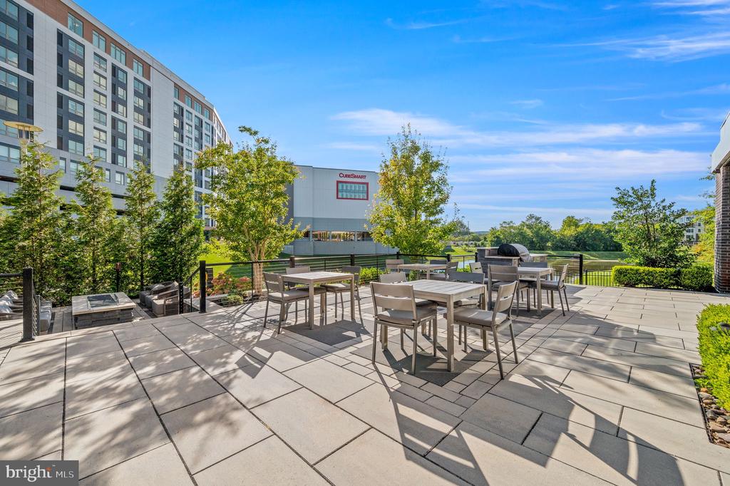 575 S Goddard Blvd #310