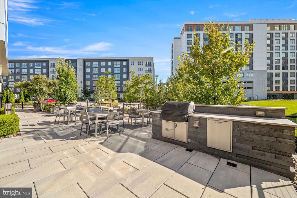 575 S Goddard Blvd #310