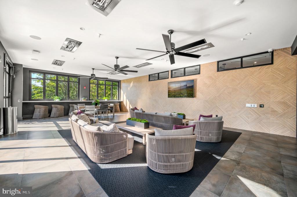 575 S Goddard Blvd #310