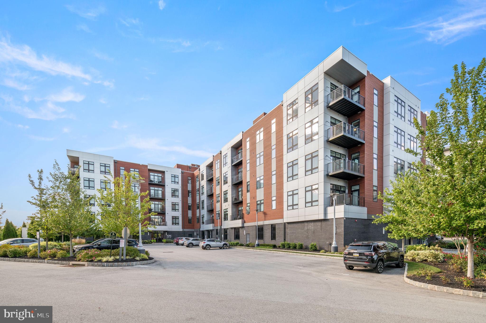 575 S Goddard Blvd #310