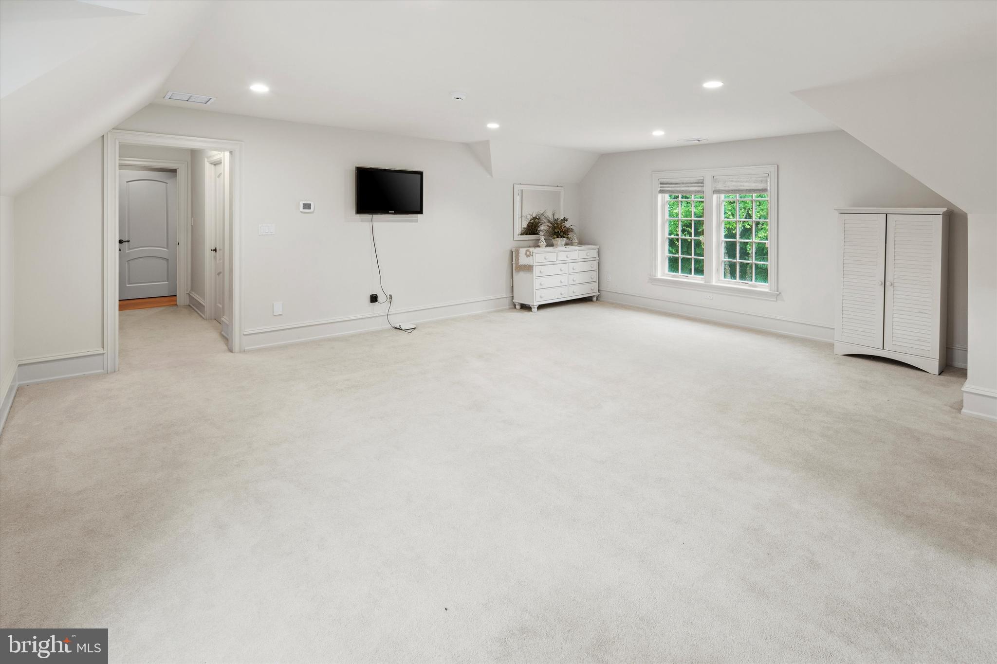 909 N Penn Oak Rd