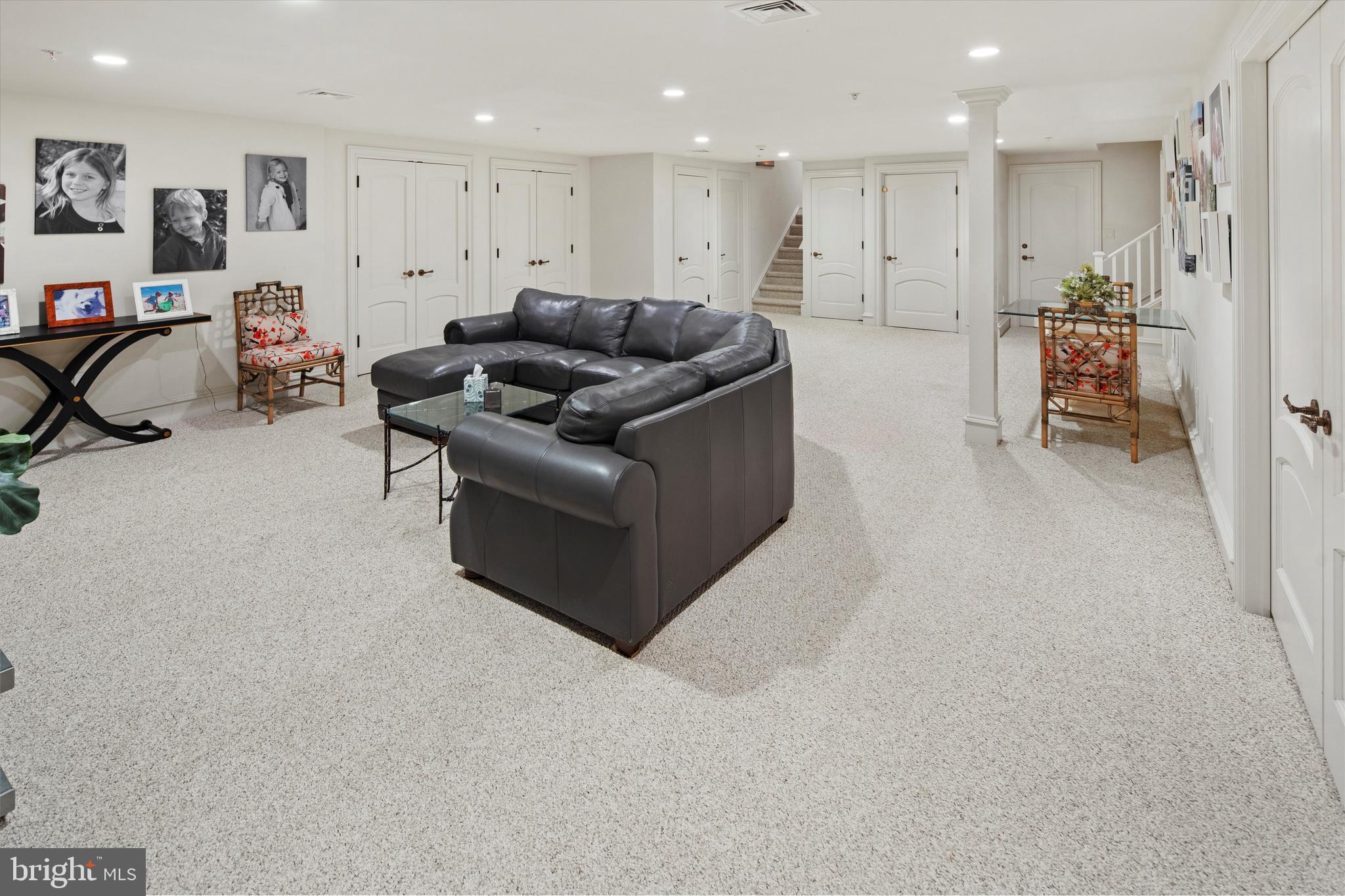 909 N Penn Oak Rd