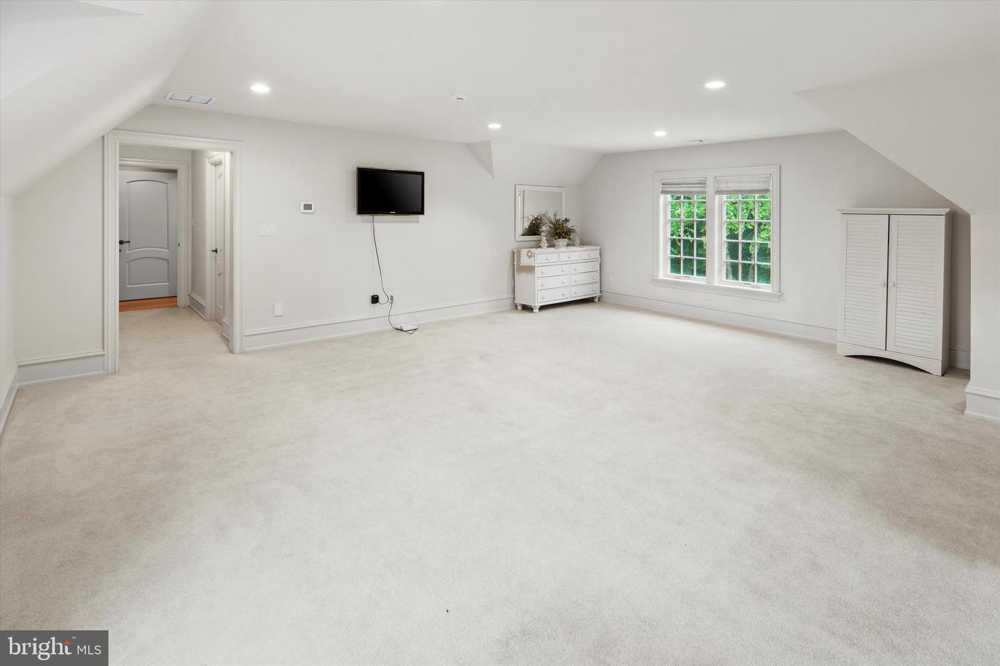 909 N Penn Oak Rd