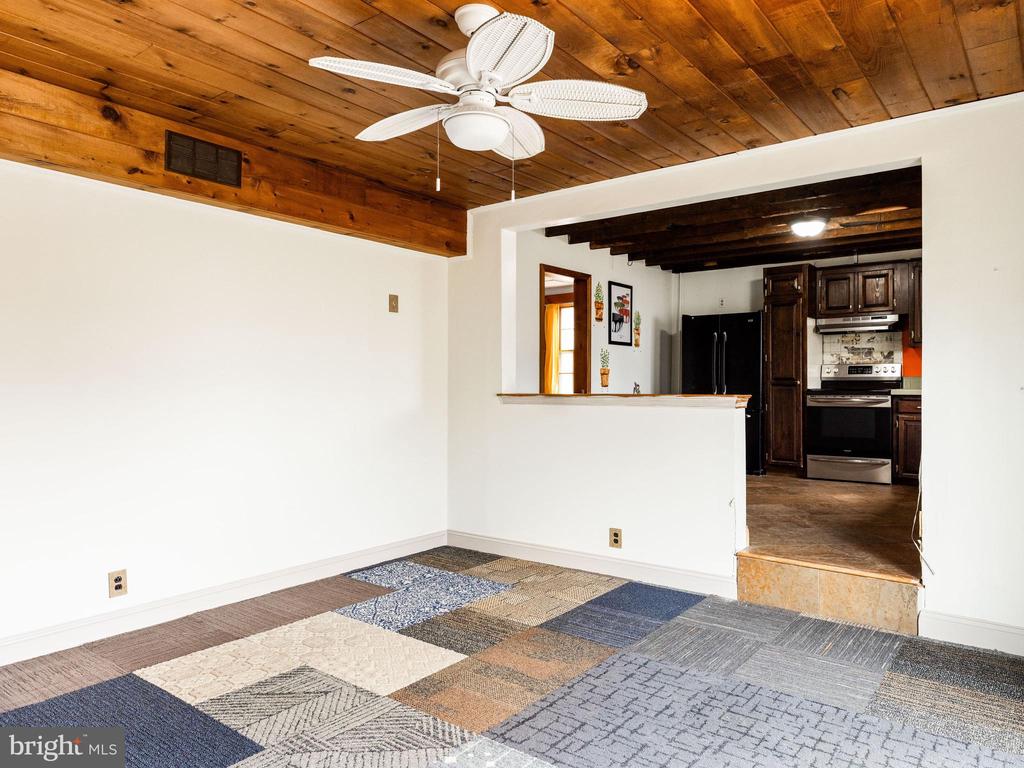527 Walnut St