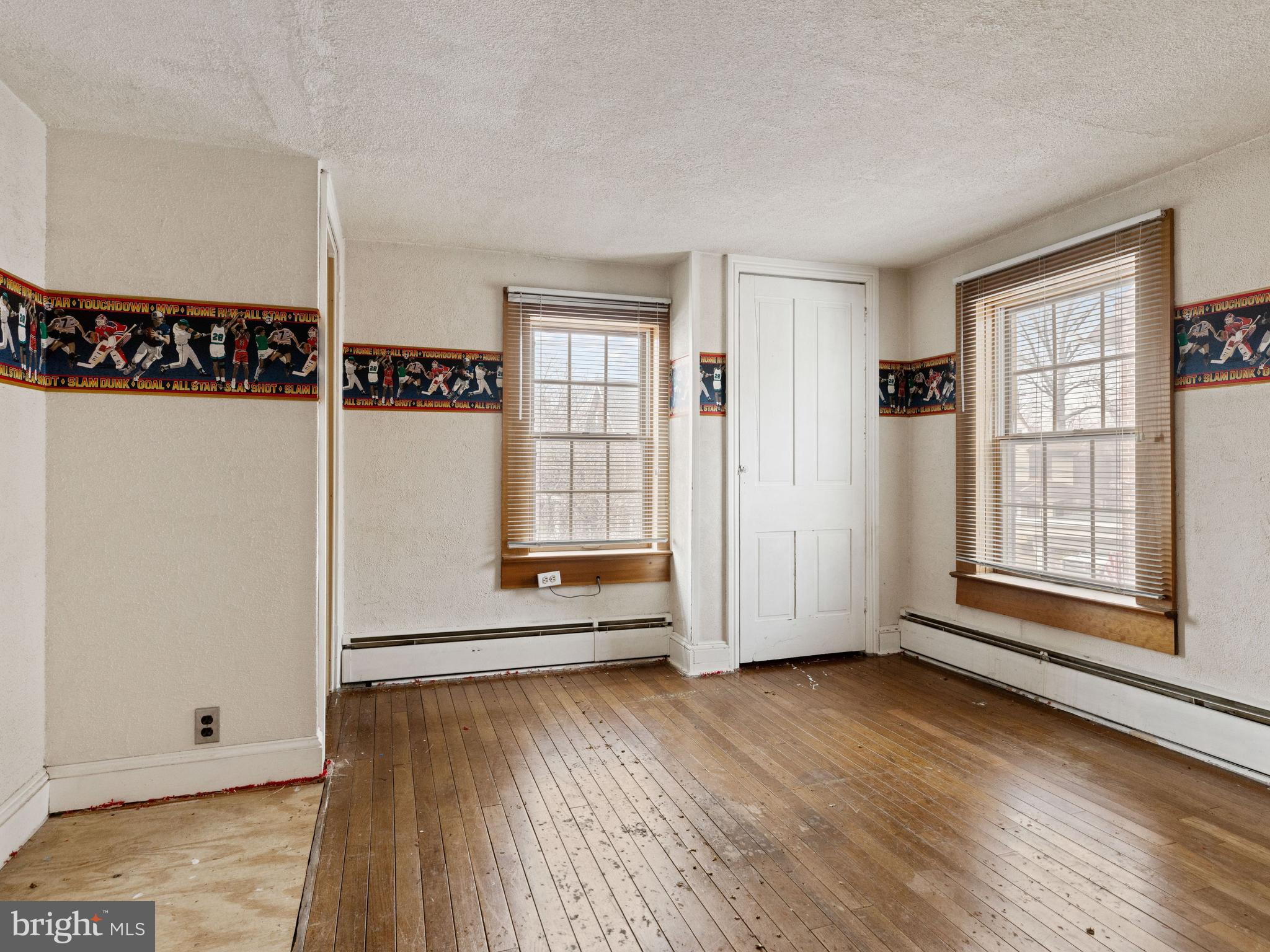 527 Walnut St