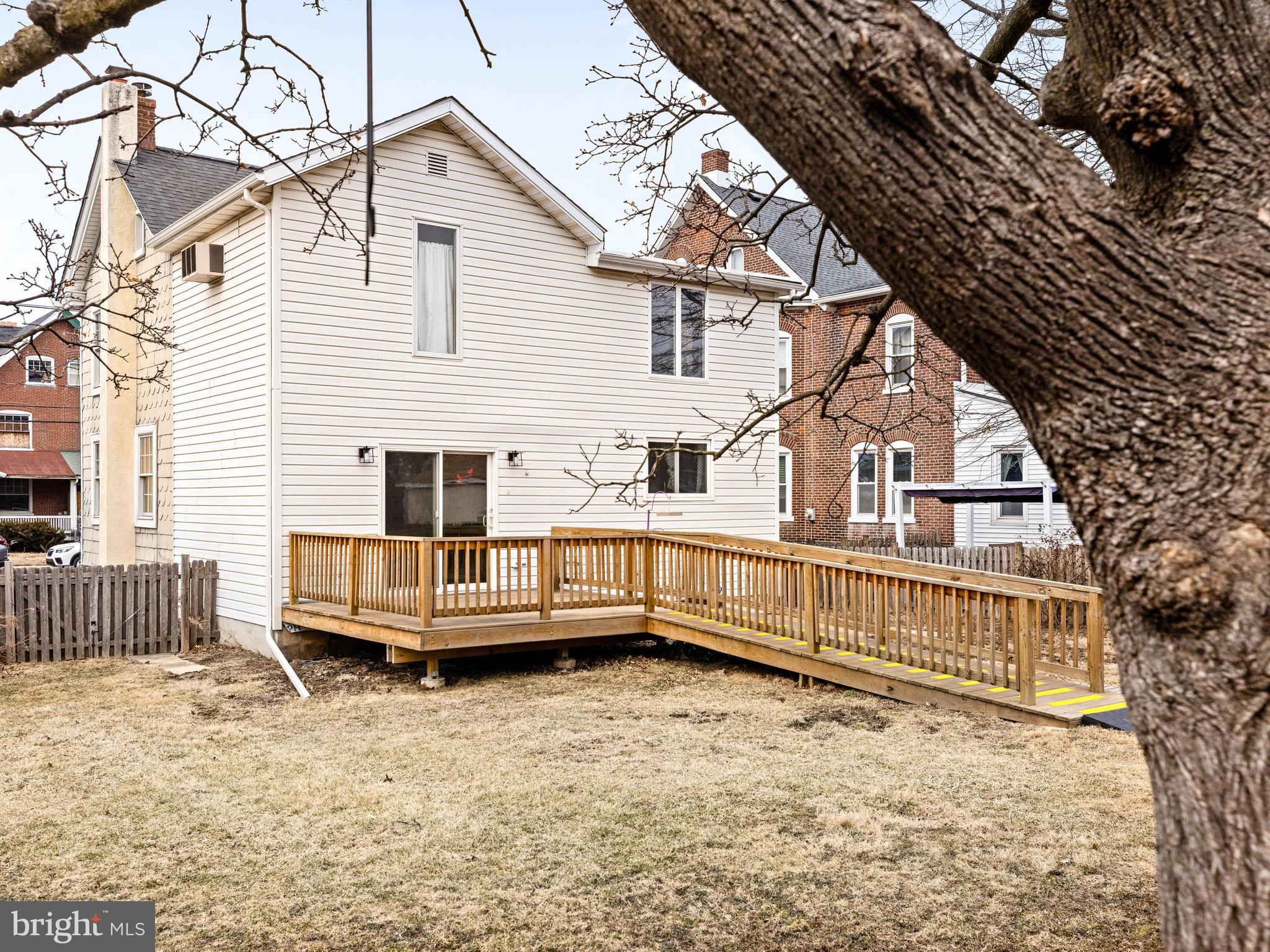 527 Walnut St