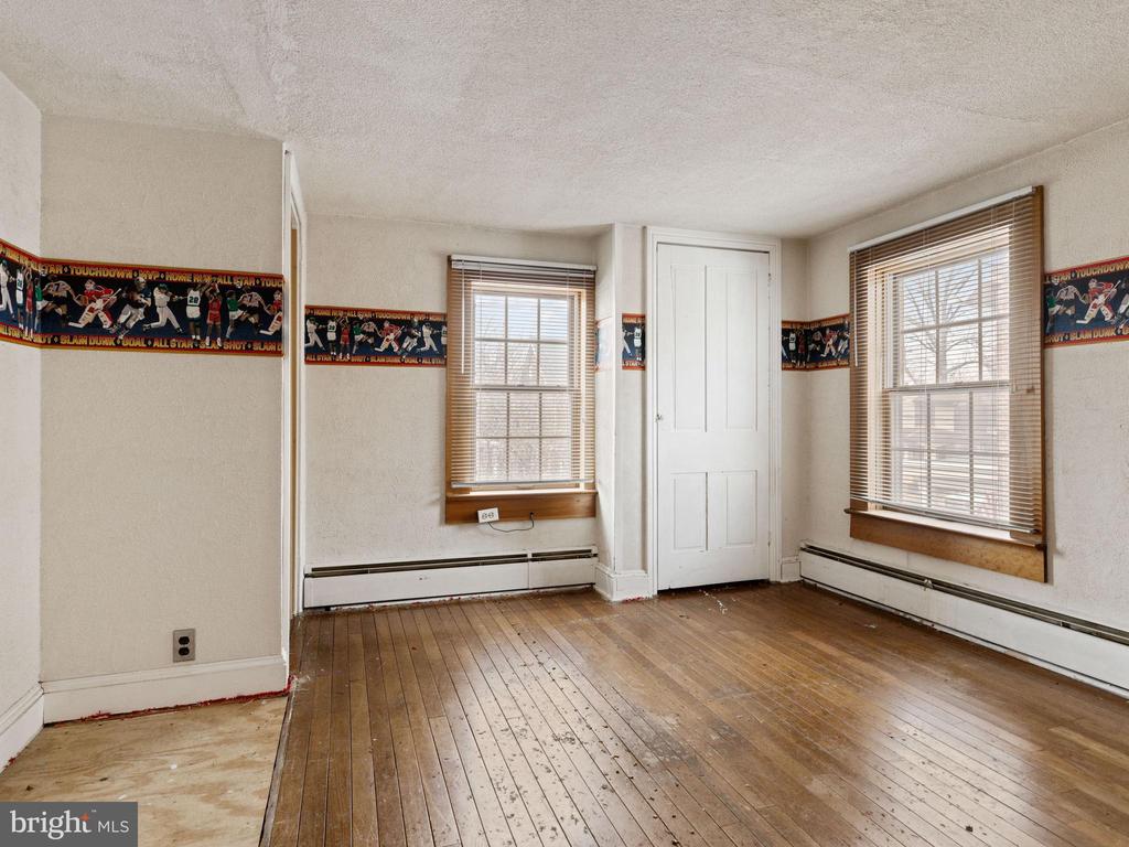 527 Walnut St