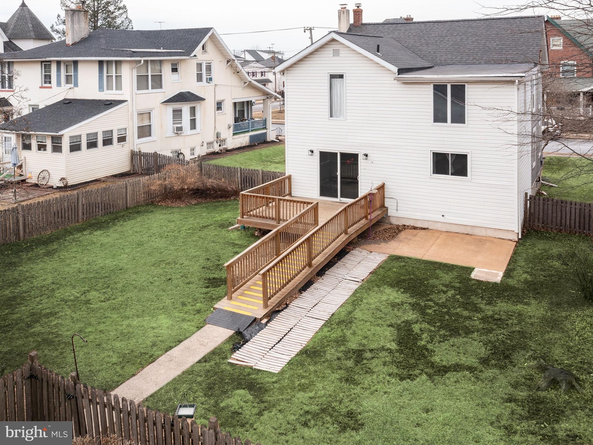 527 Walnut St
