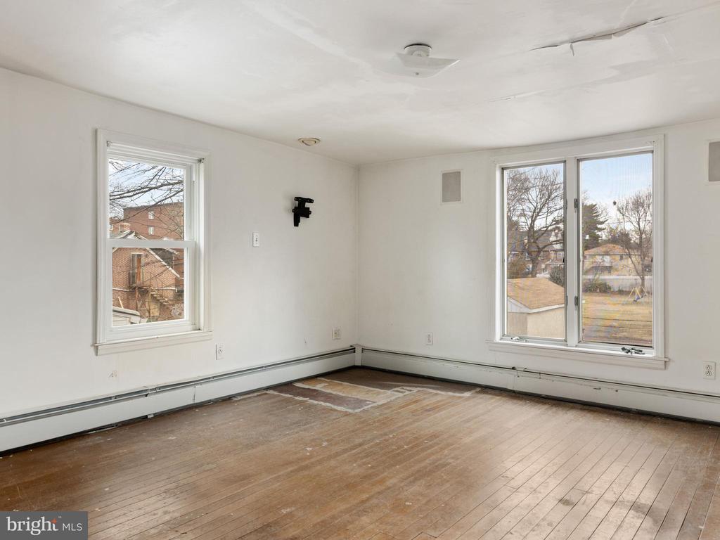 527 Walnut St