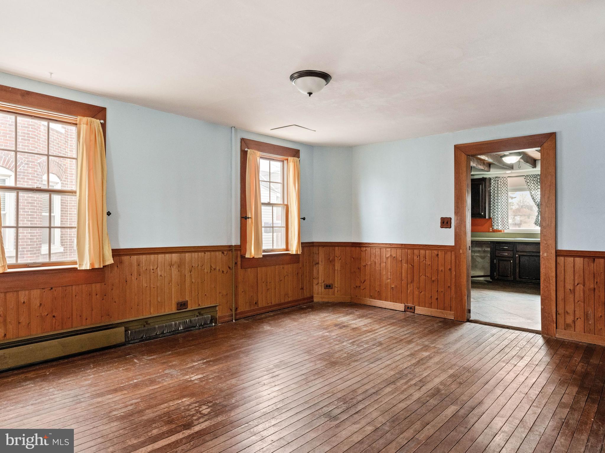 527 Walnut St
