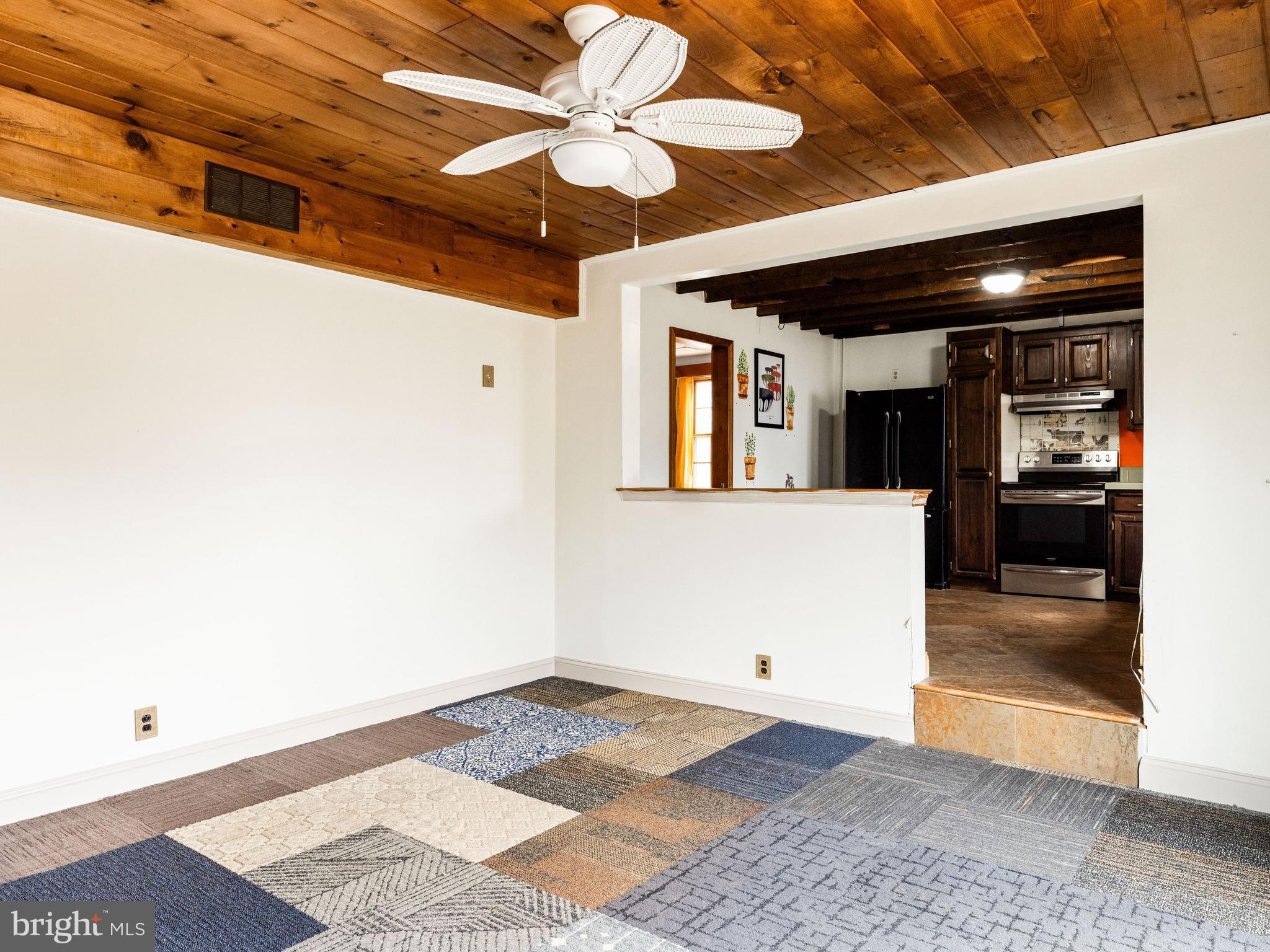 527 Walnut St