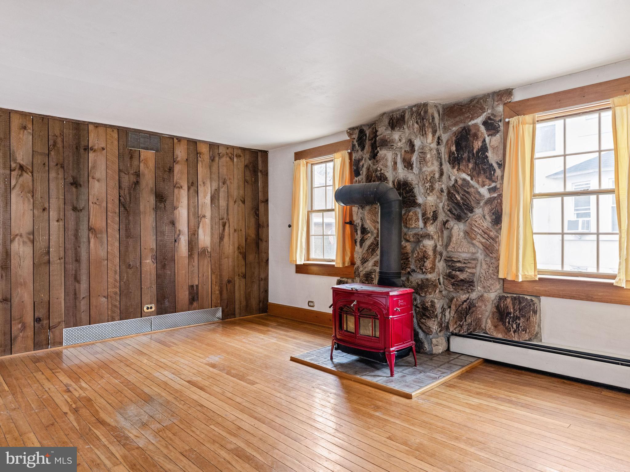 527 Walnut St