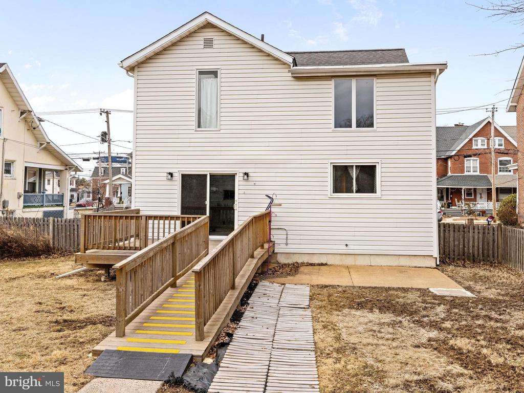 527 Walnut St