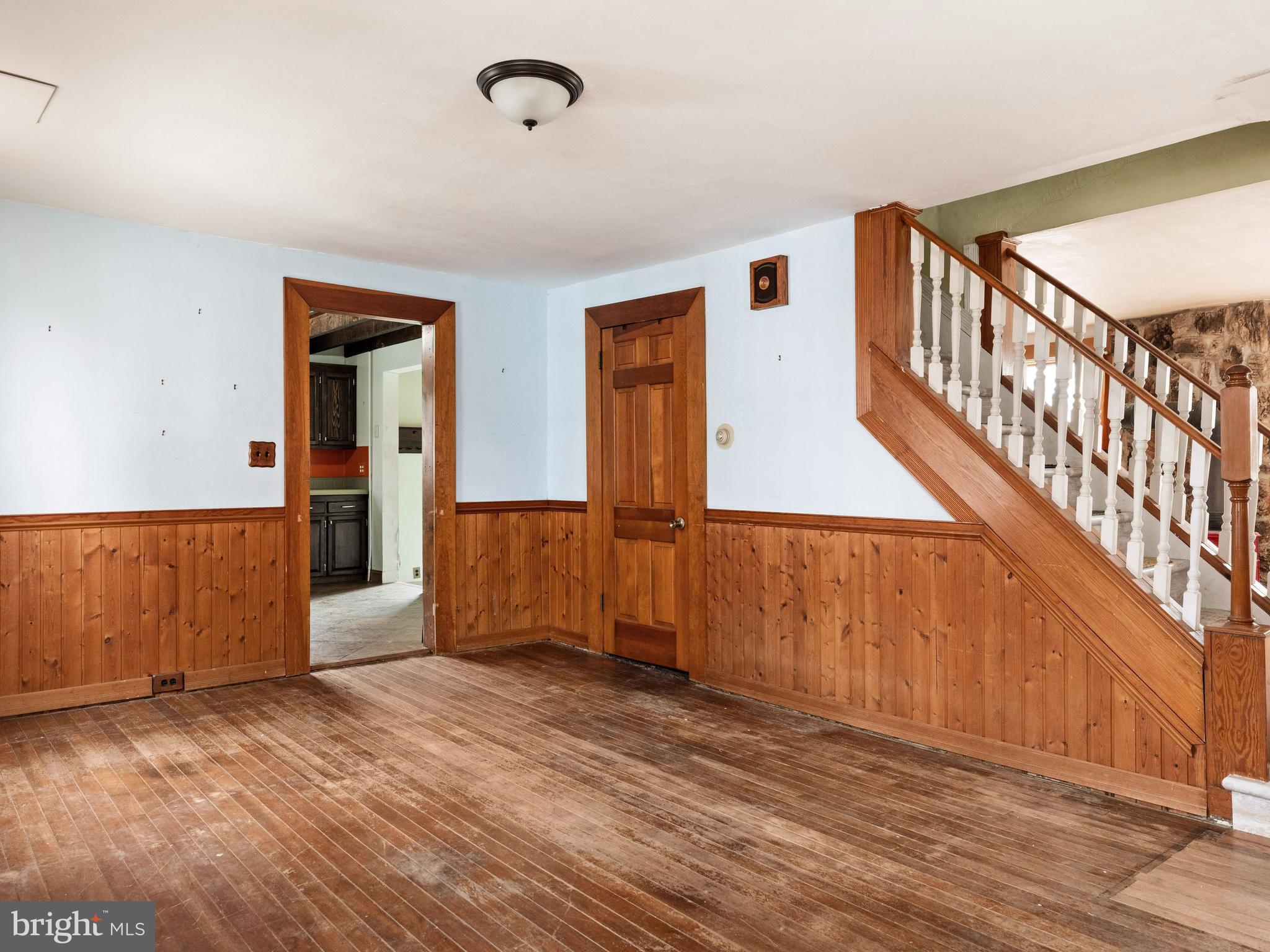 527 Walnut St