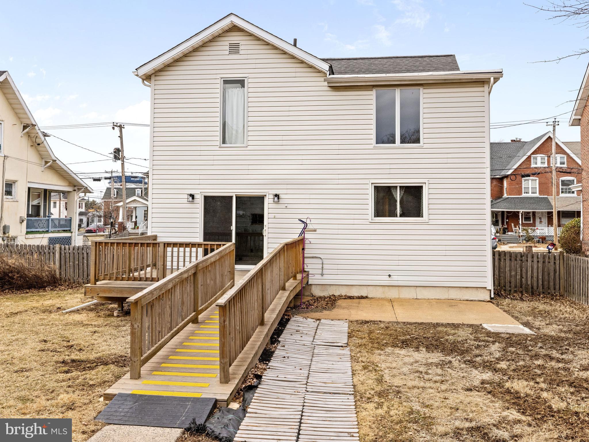 527 Walnut St