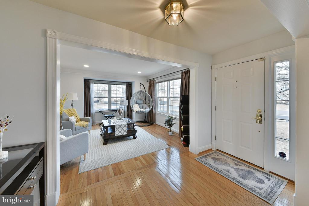 356 Belcourt Way