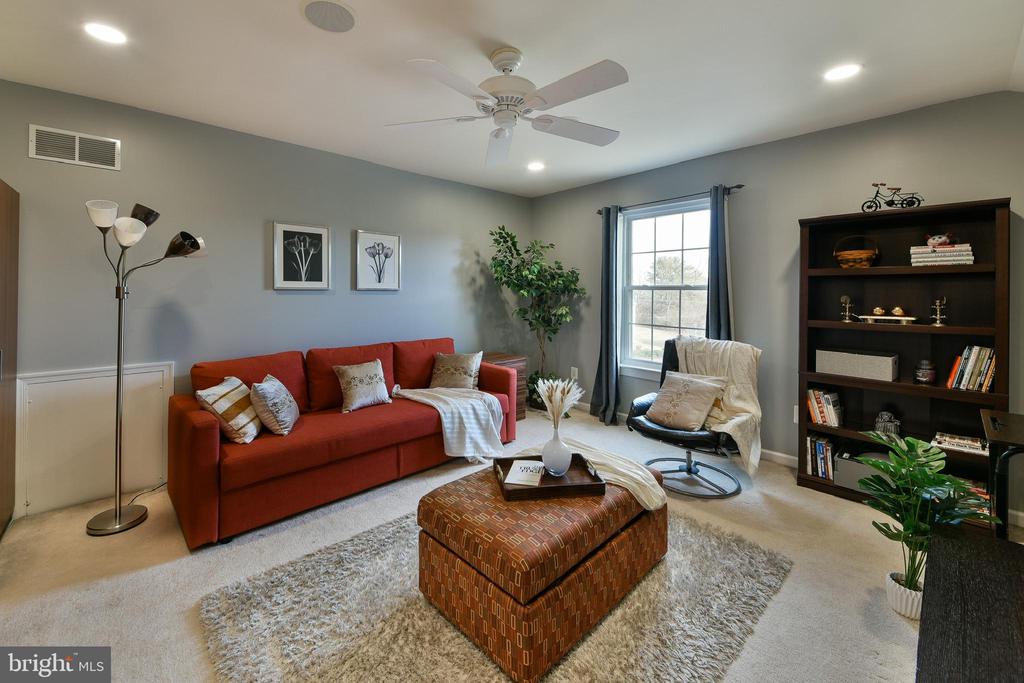 356 Belcourt Way