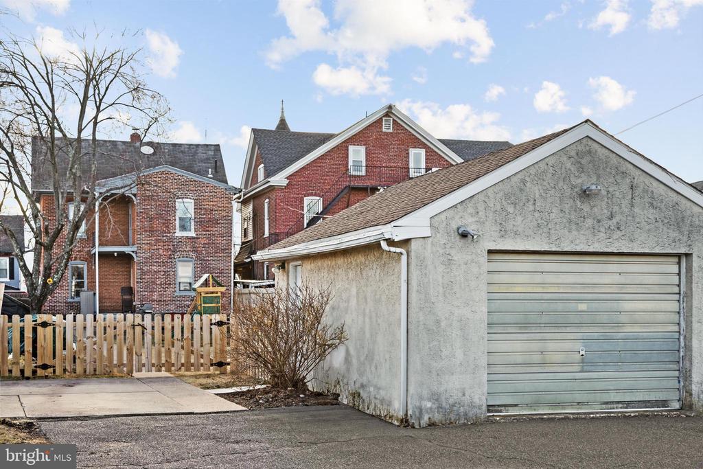 326 Main St