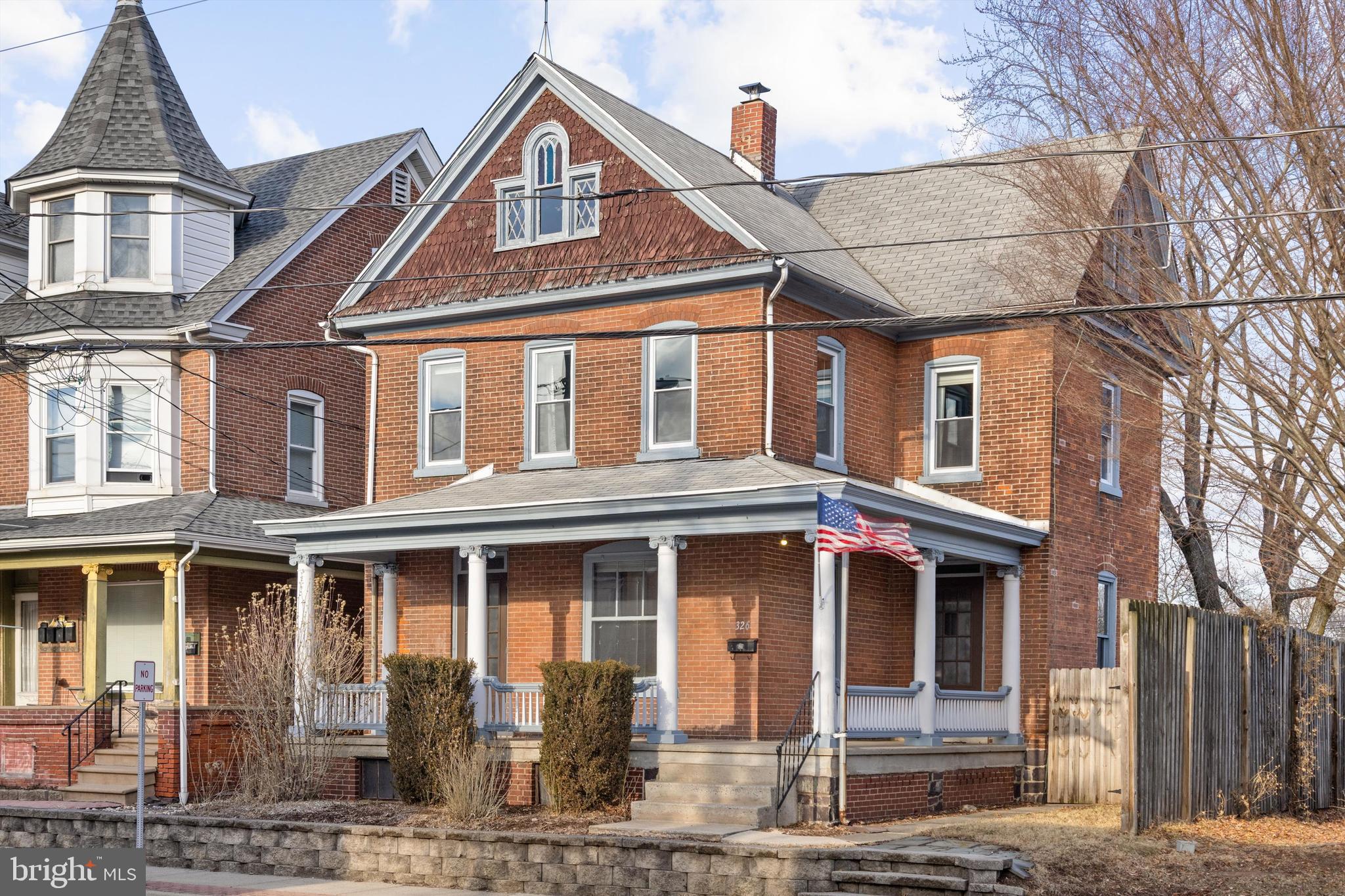 326 Main St