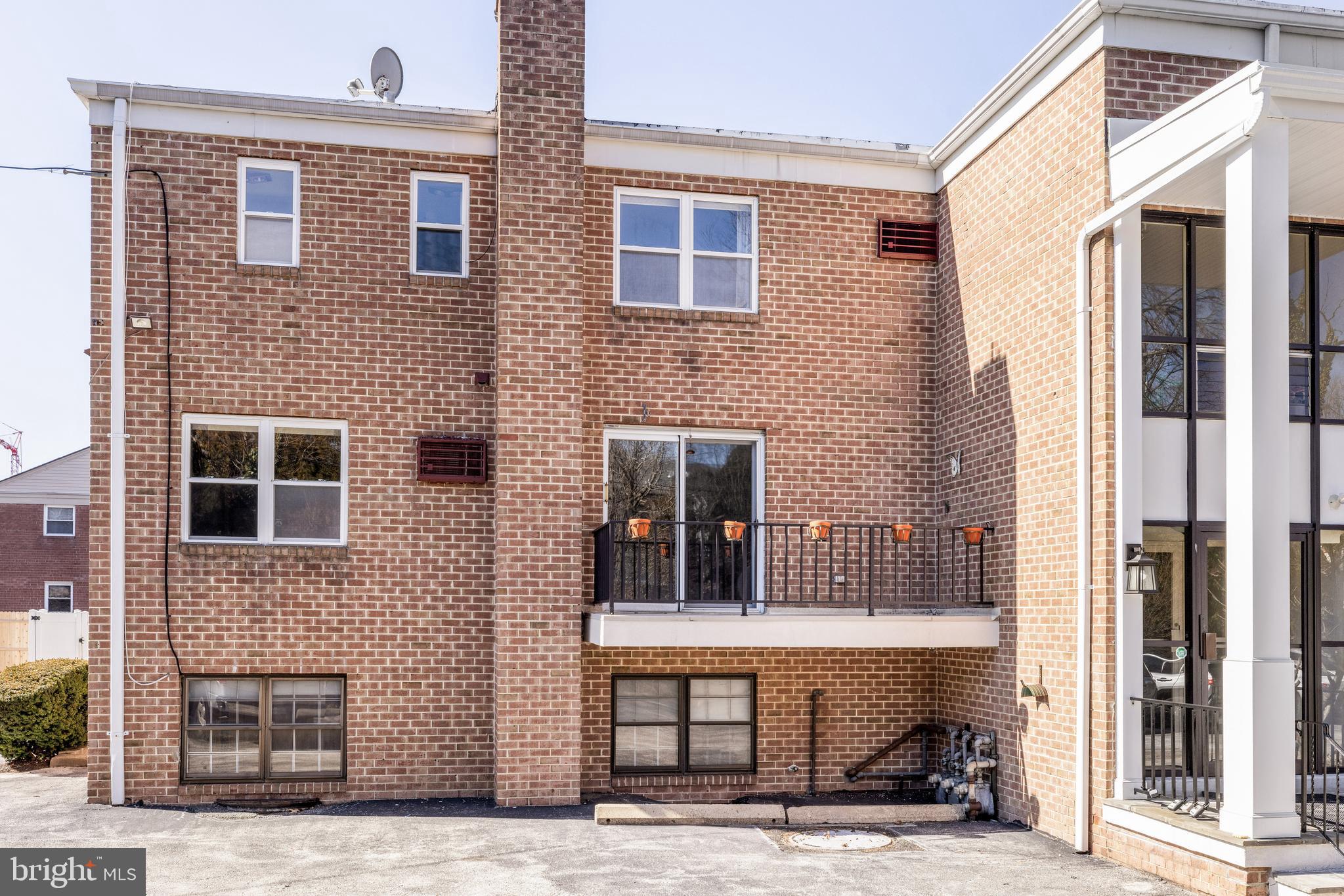 222 E Montgomery Ave #207
