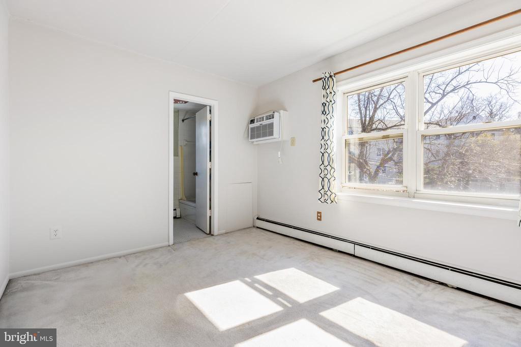 222 E Montgomery Ave #207