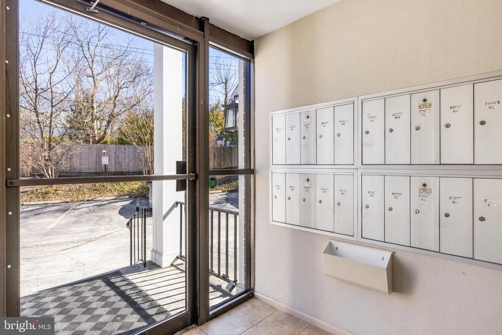 222 E Montgomery Ave #207