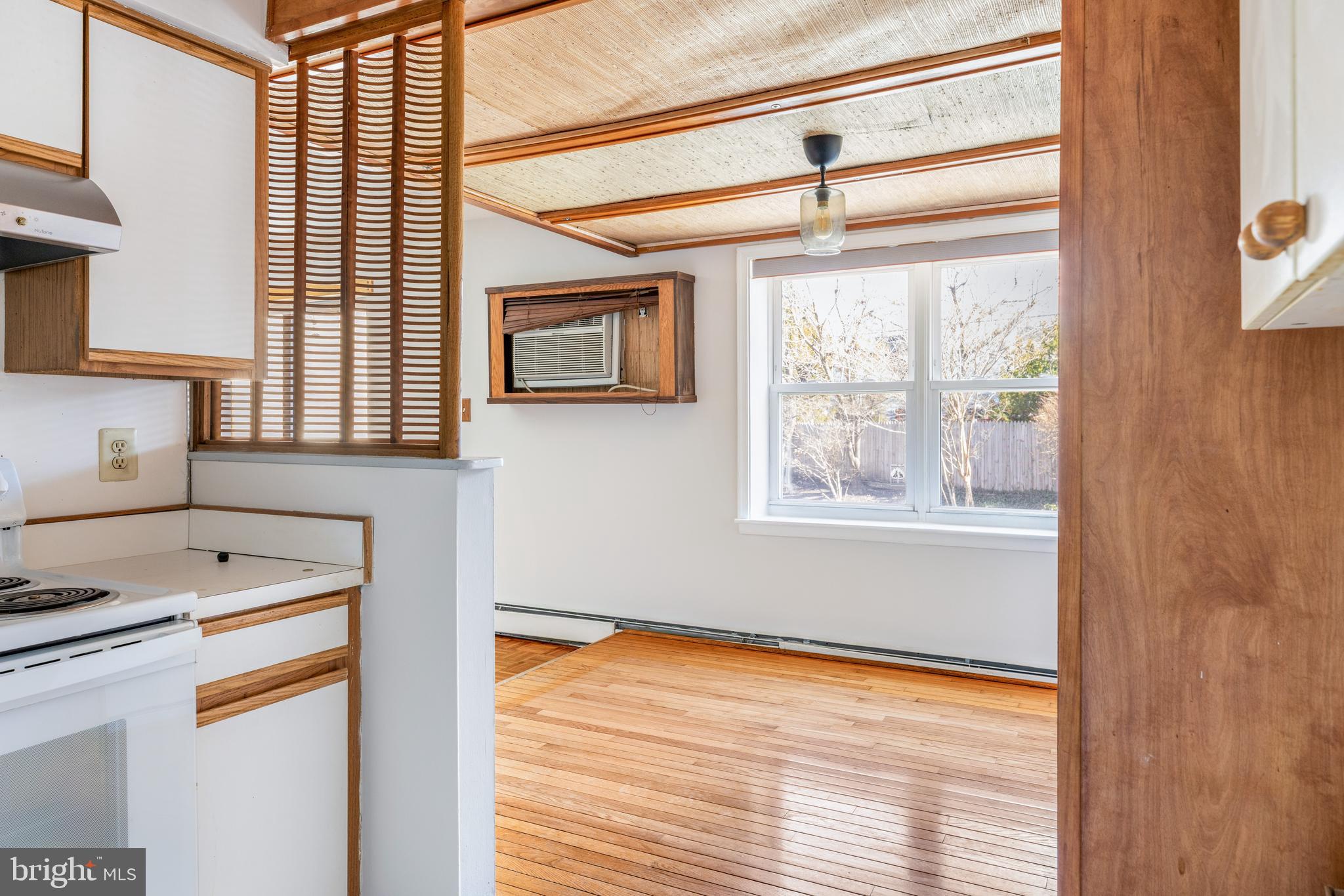 222 E Montgomery Ave #207