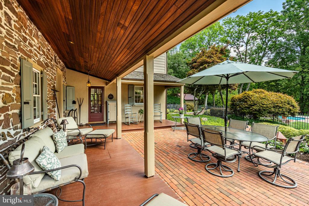 601 W PROSPECT (GWYNWOOD FARM) AVENUE