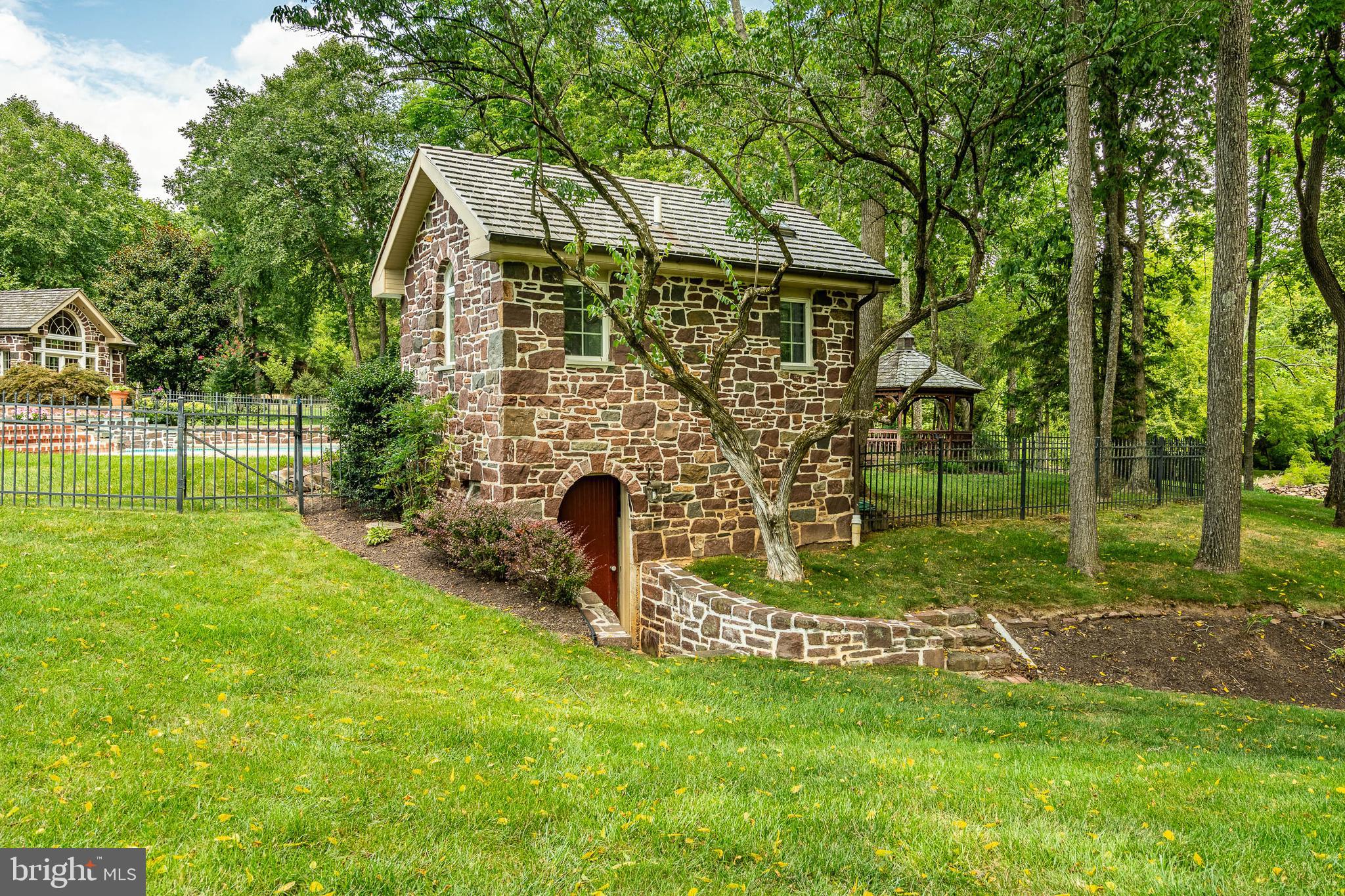 601 W PROSPECT (GWYNWOOD FARM) AVENUE