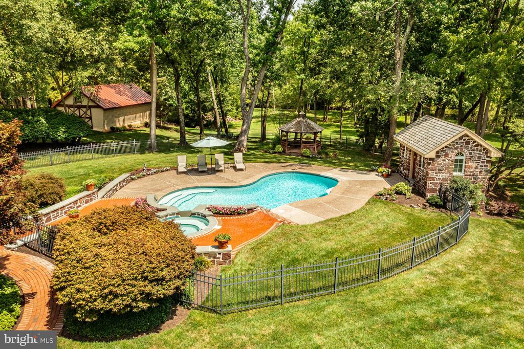 601 W PROSPECT (GWYNWOOD FARM) AVENUE