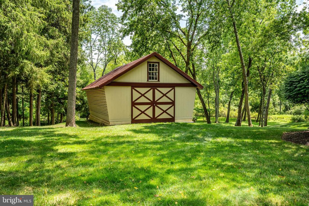 601 W PROSPECT (GWYNWOOD FARM) AVENUE