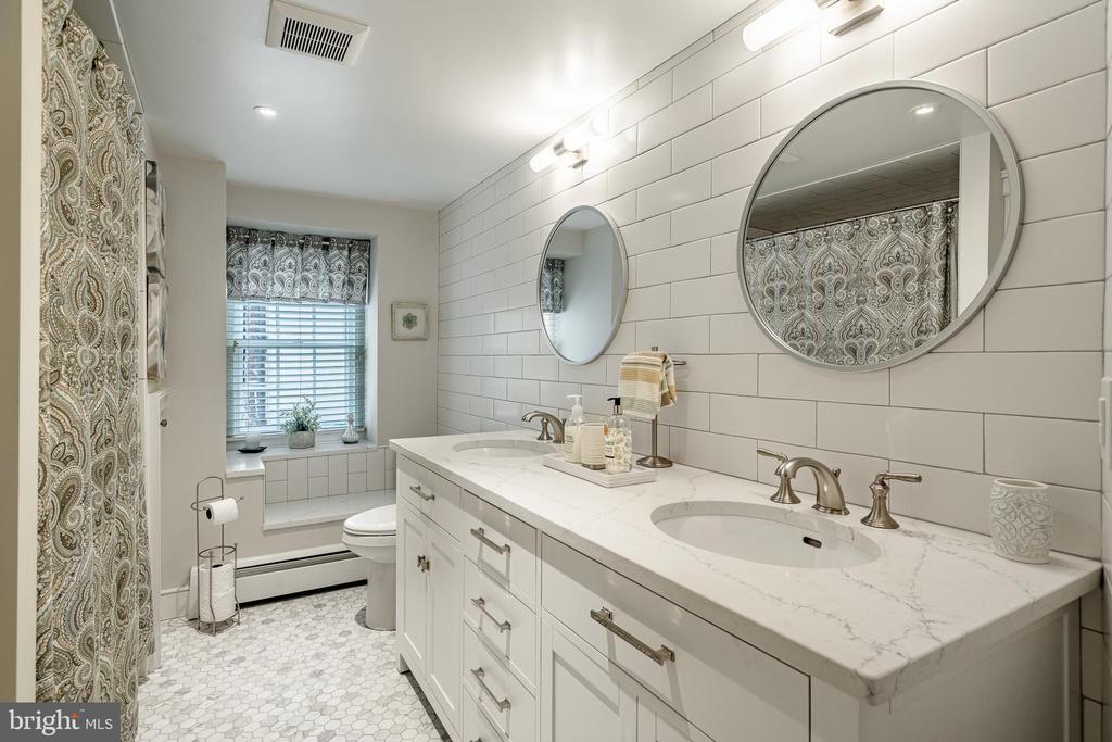 601 W PROSPECT (GWYNWOOD FARM) AVENUE